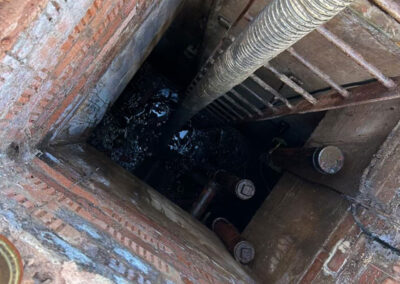 Pic showing an underground fuel tank looking down from the access hatch